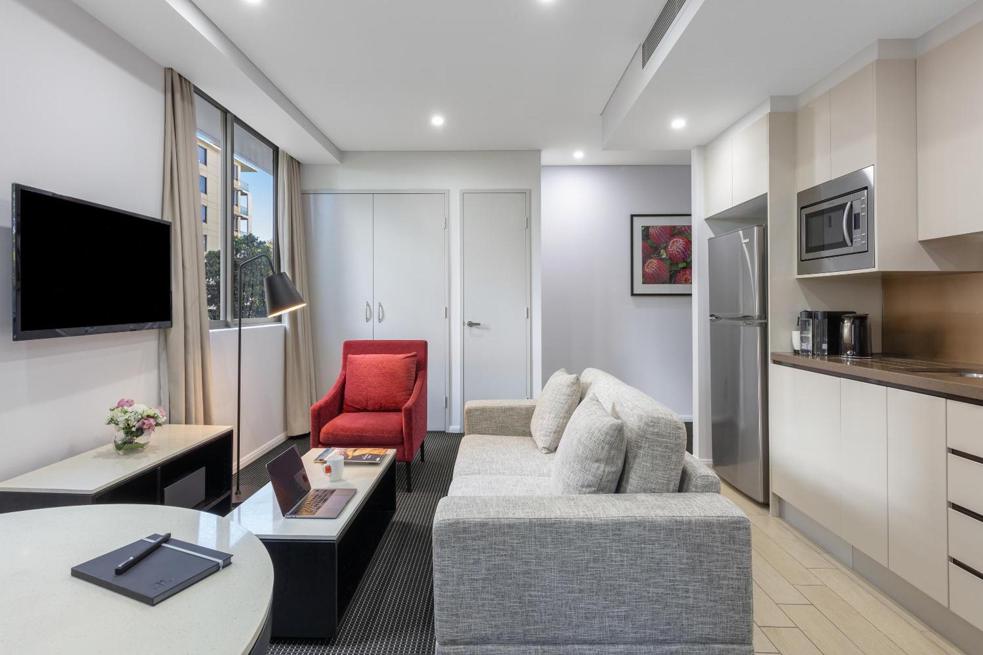 Meriton Suites North Ryde Sydney Exteriér fotografie A typical apartment at the hotel